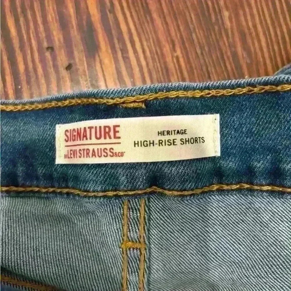 Signature For Levi’s Strauss High Rise Jean Shorts Sz 12 W31 - Picture 3 of 5